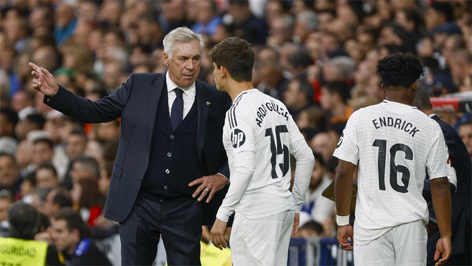 Các cầu thủ Real Madrid đang không hài lòng với Ancelotti