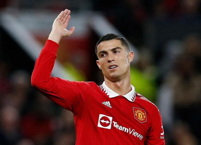 Ronaldo tỏ ra khó chịu với một cầu thủ MU