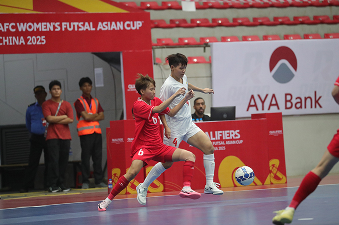 Hình ảnh trận đấu giữa ĐT futsal nữ Việt Nam và Myanmar