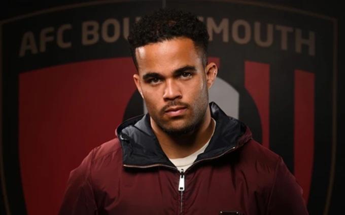 Justin Kluivert tâm sự đôi khi bị người ta gọi nhầm sang tên của ông bố huyền thoại