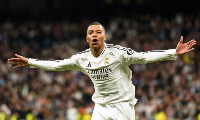 Kylian Mbappe lập cú đúp vào lưới Las Palmas để giúp Real Madrid thắng 4-1