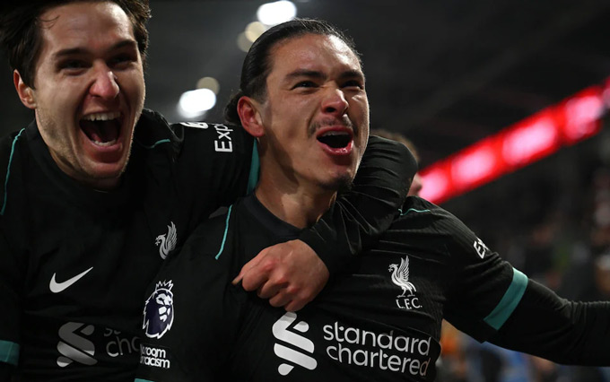 Chiesa và Nunez, những cầu thủ được xem không còn tương lai ở Liverpool, đã tỏa sáng giúp Liverpool hạ Brentford