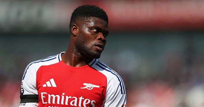 Partey nhiều lần mắc lỗi khiến Arsenal phải trả giá