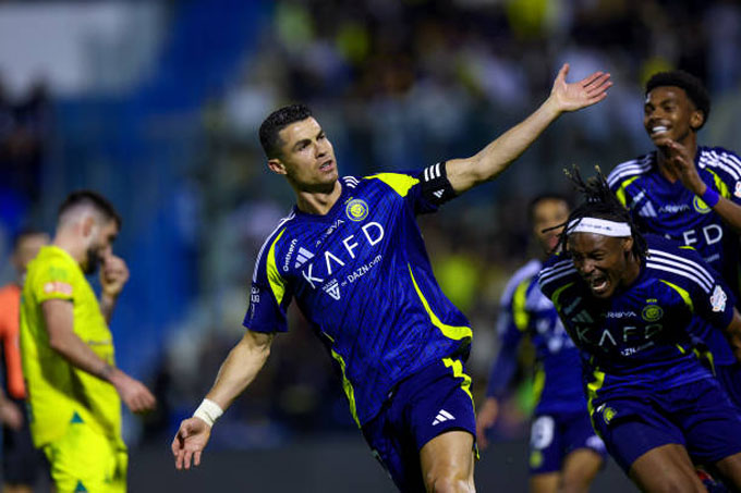 Ronaldo ghi bàn giúp Al Nassr thắng trận