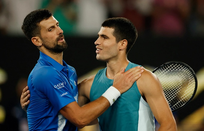 Djokovic vừa đánh bại Carlos Alcaraz để tiến vào bán kêt Australia Open 2025