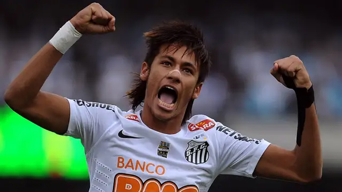 Neymar trưởng thành từ Santos trước khi sang châu Âu thi đấu