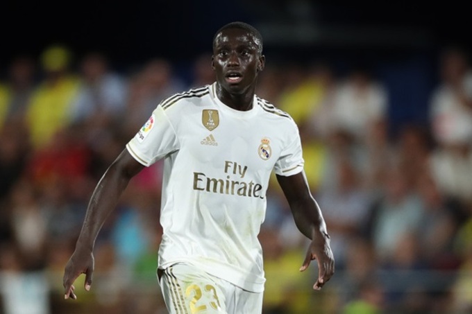 Ferland Mendy vừa nghiện rượu vừa thích tấn công tình dục các chị em