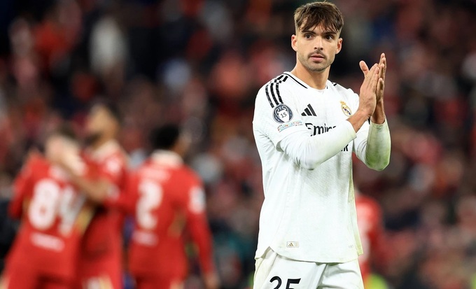 Asencio trong một trận đấu của Real Madrid