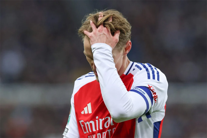 Fan Arsenal thất vọng với màn trình diễn của Odegaard