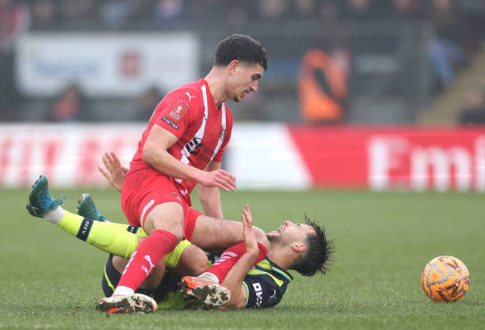 CĐV Man City hy vọng chấn thương của Nico không quá nặng