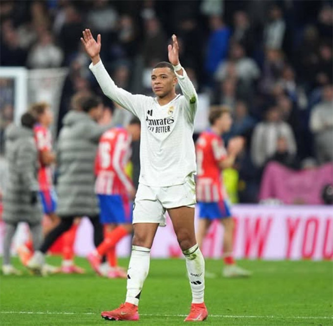 Mbappe ghi bàn duy nhất cho Real ở derby Madrid