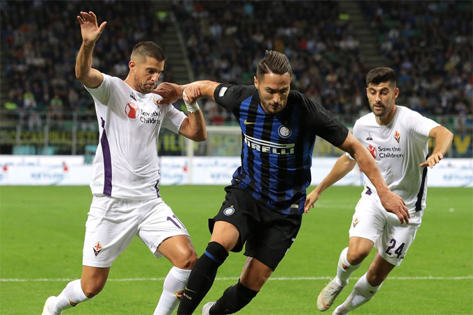 Inter Milan thắng chật vật trước Fiorentina