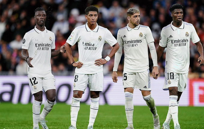 Real Madrid đang có 4 cầu thủ đứng trước nguy cơ bị treo giò ở lượt về nếu nhận thêm thẻ vàng