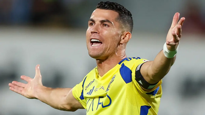 Ronaldo được Ferdinand bênh vực