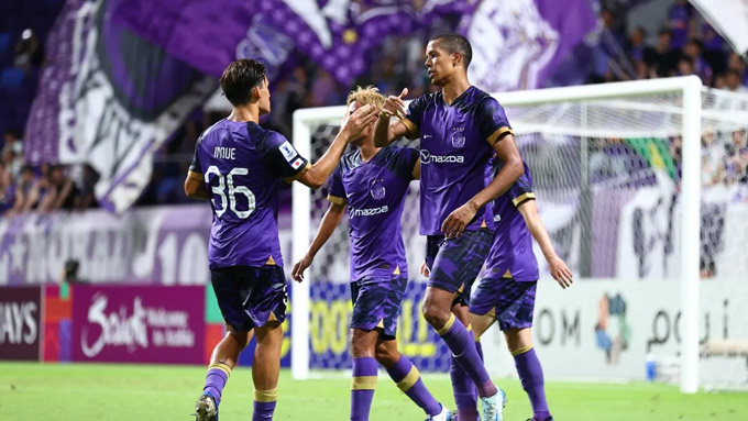 Sanfrecce Hiroshima là á quân J.League 2024