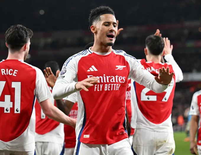 Saliba sẵn sàng đá tiền đạo cắm tại Arsenal