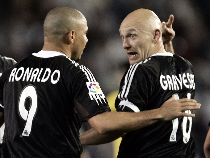 Gravesen bị Ronaldo chê bai