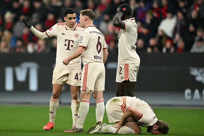 Musiala (trái) đã không chứng tỏ được vai trò đầu tàu trong các trận đánh lớn của Bayern tại Champions League