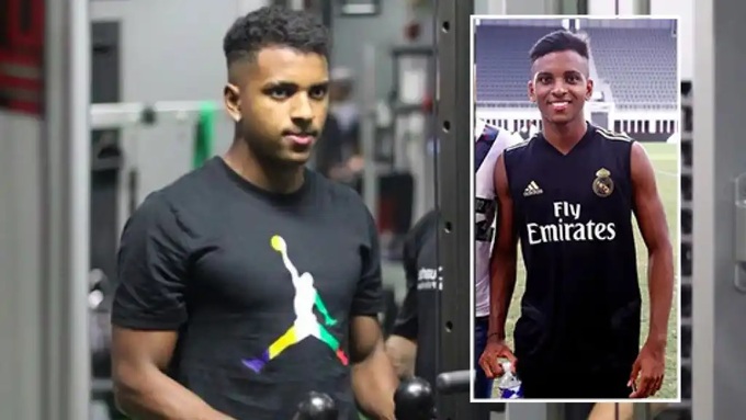 Rodrygo đã trở nên vạm vỡ và mạnh mẽ hơn nhiều so với lúc mới gia nhập Real Madrid.