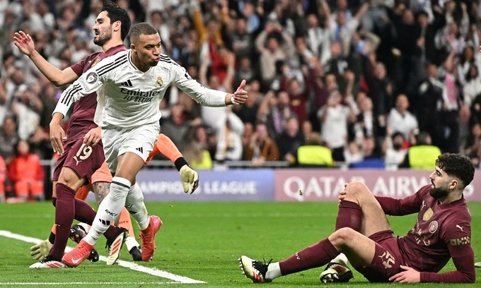 Mbappe ăn mừng kiểu trêu ngươi cầu thủ Man City