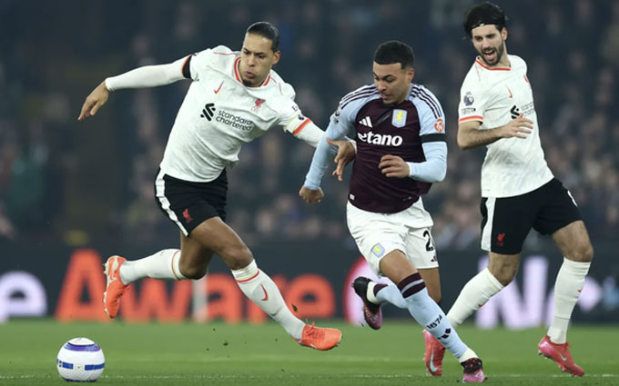 Aston Villa vừa cầm hòa Liverpool