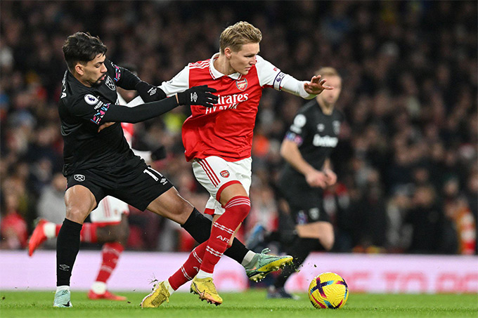 Odegaard không thể hiện được nhiều ở trận thua của Arsenal