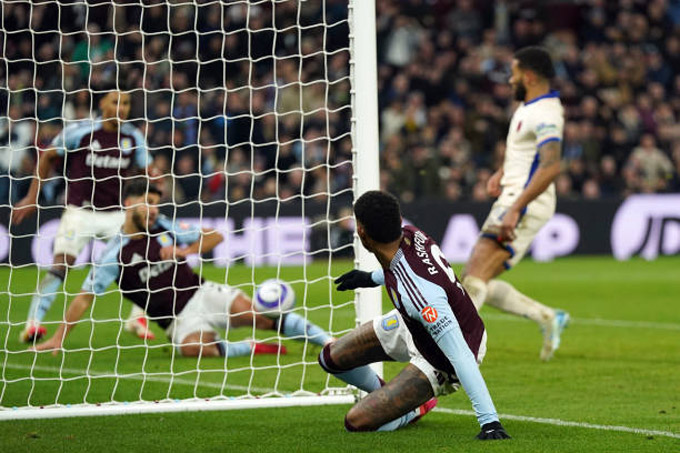 Rashford cứ vào sân là chơi hay