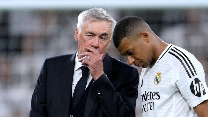 HLV Carlo Ancelotti đang biến Mbappe thành "số 9" thực thụ