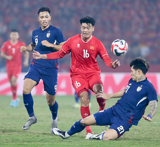 Thành Chung là một trong những cầu thủ chơi hay nhất của ĐT Việt Nam ở AFF Cup 2024 - Ảnh: Minh Tuấn 