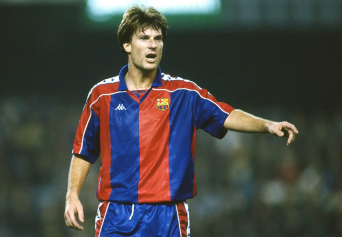 Michael Laudrup là 1 trong 5 cái tên được Iniesta lựa chọn