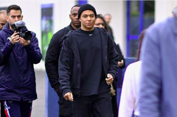 Mbappe vừa có chuyến thăm Caen