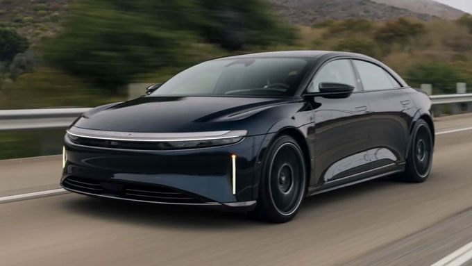 Lucid Air Sapphire lọt vào mắt xanh của Ronaldo