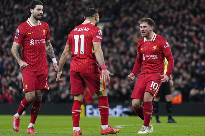 Liverpool đang một mình một ngựa