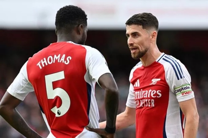 Arsenal đang cần bổ sung tuyến giữa do cả Jorginho lẫn Thomas Partey đều sắp hết hợp đồng.