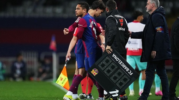 Vitor Roque vừa bị Barca bán sang Palmeiras chỉ sau 13 tháng gia nhập Camp Nou