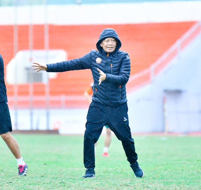 Thành tích không tốt khiến HLV Bùi Đoàn Quang Huy mất ăn, mất ngủ - Ảnh: CTV