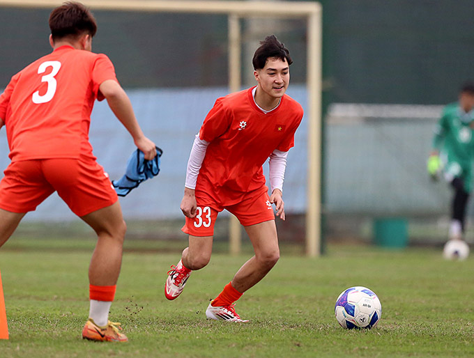 Thomas Mai Veeren bước đầu hoà nhập với U17 Việt Nam, nhưng cần học thêm tiếng Việt 