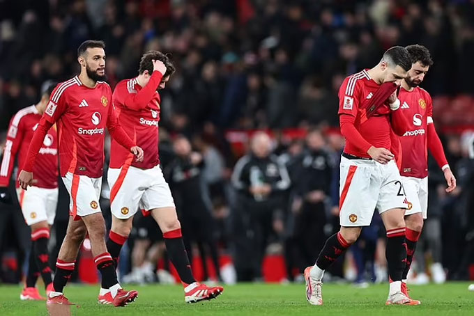 MU đang chạm đáy thất vọng sau khi bị Fulham loại ở FA Cup