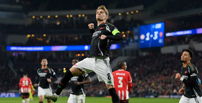 Odegaard có 2 bàn và 1 kiến tạo giúp Arsenal thắng PSV 7-1