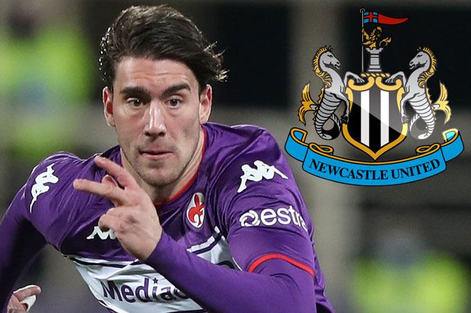 Newcastle nhắm Vlahovic thay Isak