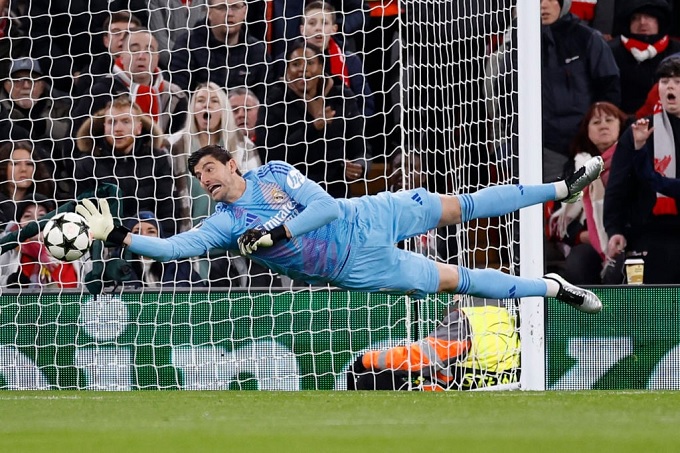 Courtois vô cùng xuất sắc