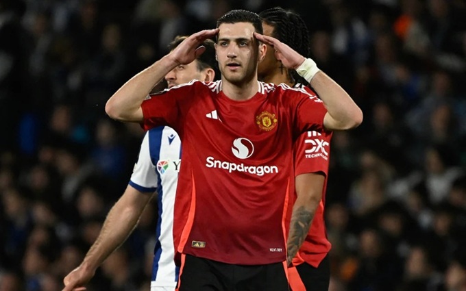 Diogo Dalot bị chỉ trích vì pha xử lý ngớ ngẩn