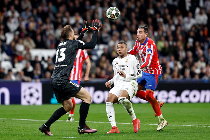 Mbappe đã nhạt nhòa trước Atletico