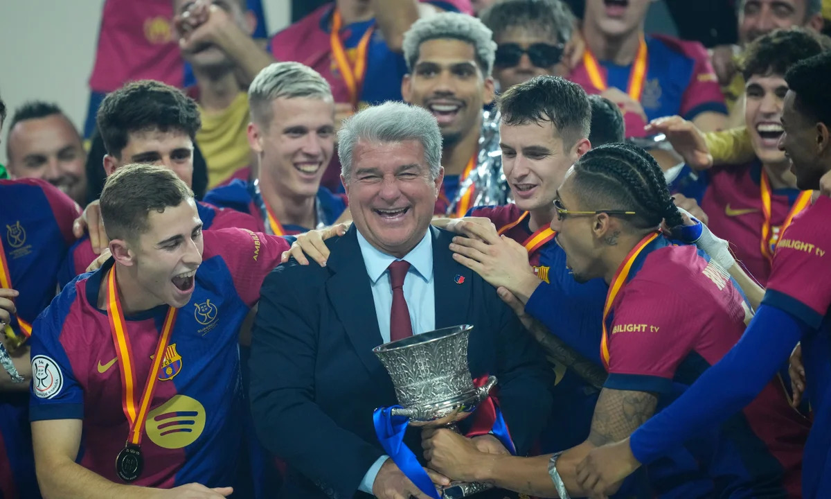 Vận số của Laporta có vẻ hồi sinh sau khi Barca vô địch Siêu Cúp Tây Ban Nha