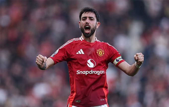 Bruno Fernandes tỏa sáng với siêu phẩm đá phạt