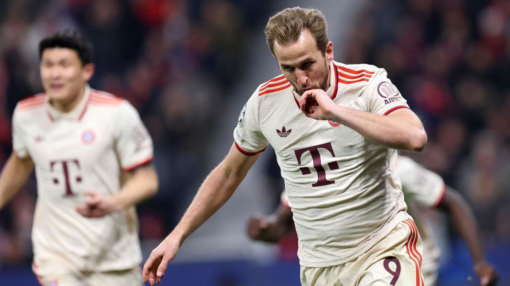 Kane giành danh hiệu Cầu thủ xuất sắc nhất trận Leverkusen vs Bayern