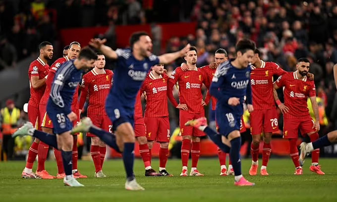 Liverpool gục ngã trước PSG sau loạt luân lưu