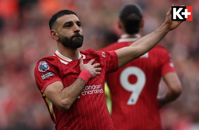 Mohamed Salah ăn mừng khi ghi bàn thắng đầu tiên. Ảnh: Adam Vaughan/EPA