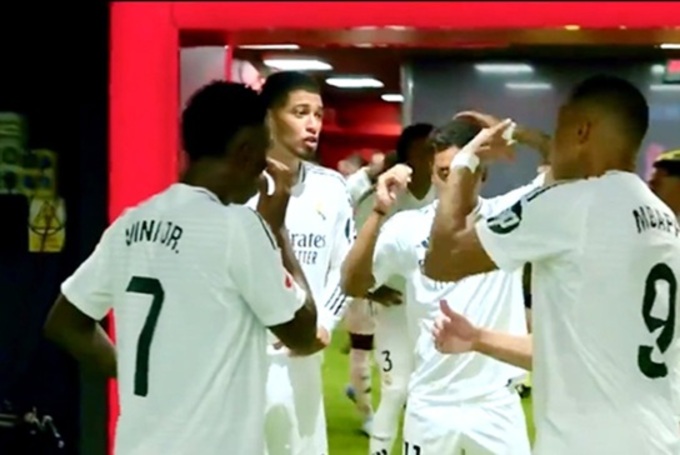 Bellingham từng quát mắng bộ ba Rodrygo - Kylian Mbappe - Vinicius Jr giữa giờ nghỉ