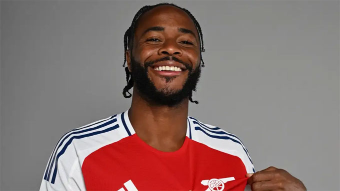  Sterling thi đấu cho Arsenal theo dạng cho mượn từ Chelsea